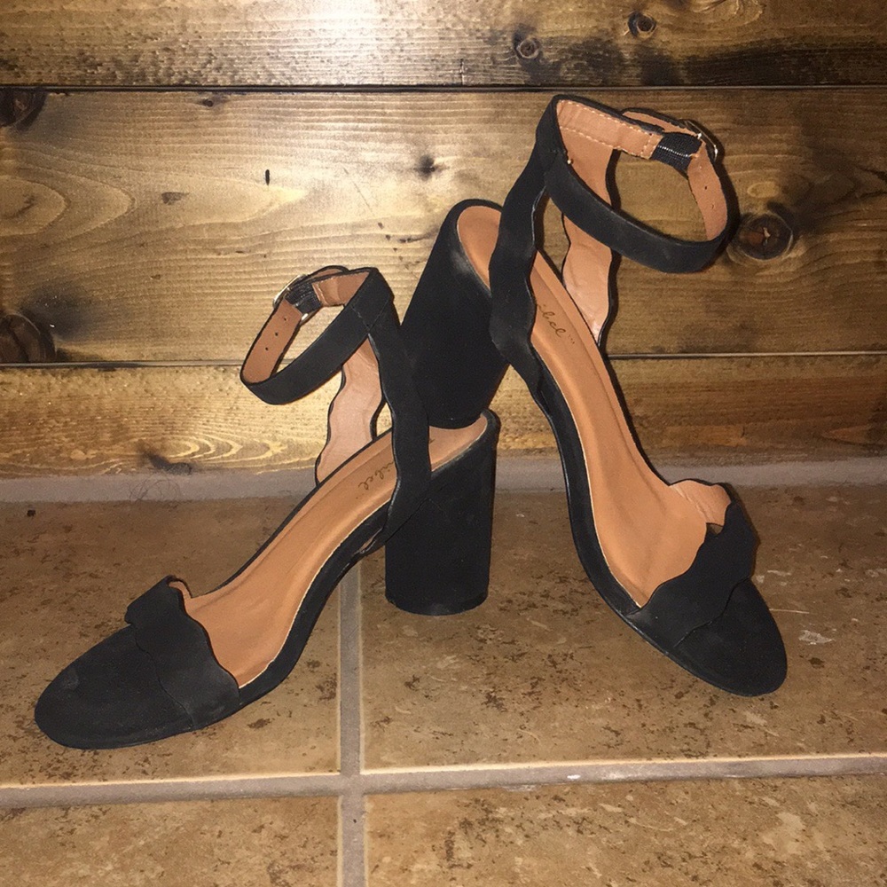 SALE ❤️ Bonnibel 2.5 inch Heels 🖤 Black